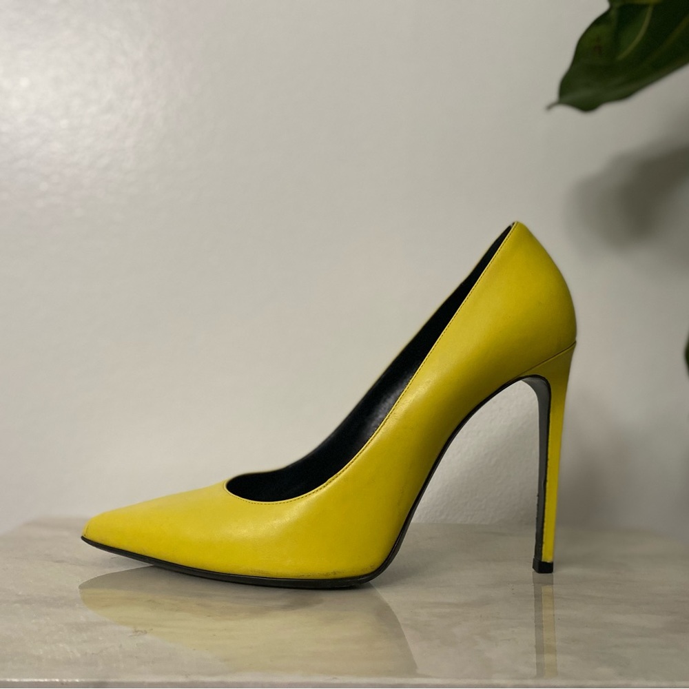 Saint Lauren heels. Excellent used condition. Rough estimate of original price.